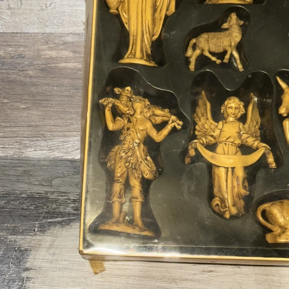 Vintage 11 Pieces Nativity Set with Original Box made in Taiwan